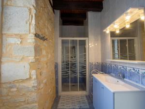 Charmante maison en pierre avec jardin clos, Tourtoirac - FR-1-616-280