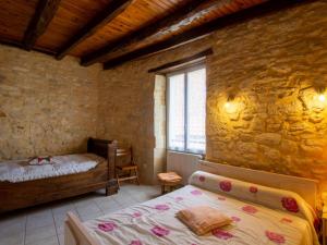 Charmante maison en pierre avec jardin clos, Tourtoirac - FR-1-616-280