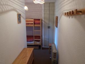 Appartements Studio Enchastrayes, 1 piece, 4 personnes - FR-1-691-36 : photos des chambres