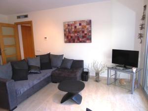 Piso moderno con terraza, jardín, piscina y WiFi, a 400m de la playa en Llançà - ES-228-137