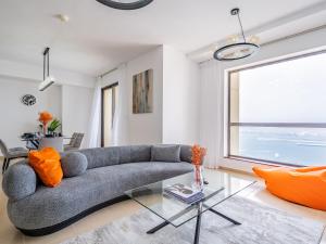 Spacious 2BR - Dubai Eye & Sea View - JBR