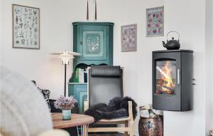 Beautiful Home In Pandrup With Wifi