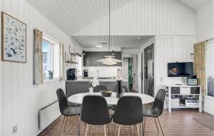 Beautiful Home In Pandrup With Wifi