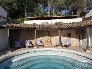 Maisons de vacances Pool House Renoir with private garden : photos des chambres