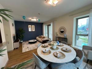 Luxury 2BR- Burj Khalifa View in Blvd Central -1402