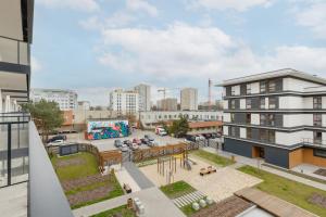 Turquoise Apartment Near the Royal Łazienki Warsaw by Noclegi Renters