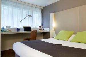 Hotels Campanile Villejust - za Courtaboeuf : Hébergement 1 Lit Double et 1 Lit Junior (Jusqu'à 1 an) - Nouvelle génération