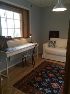 Lovely home in Inkoo by the sea