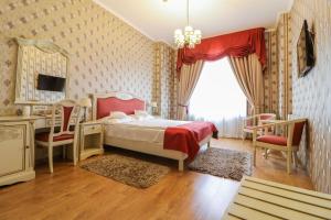 Standard Double Room room in Astoria Grand Hotel