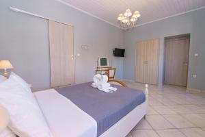 Kamini - Hydra Dream Houses