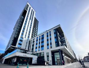 Peaceful Premium Apartment with Sauna and Balcony - Perfect Downtown Location