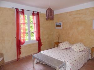 B&B / Chambres d'hotes La Ferme du petit Segries Bed and Breakfast : photos des chambres