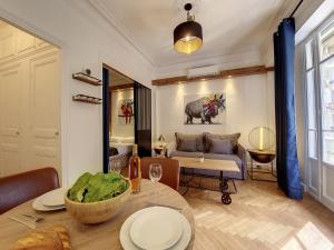 Nestor&Jeeves - LE NICOIS - Central