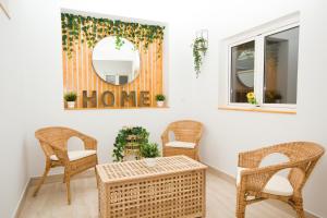 Los Alonsos - Open Mall - By AZ Rentals