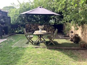Crossing Retreat - POOL table, PROJECTOR, BARN