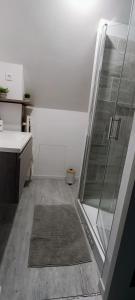 Agréable chambre double avec salle deau privative