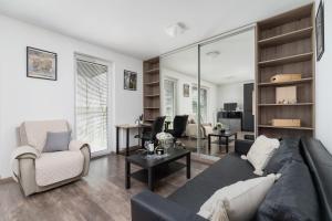 Spacious Studio with Balcony Zabłocie Kraków by Renters