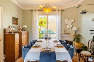 Villas luxury Villa Marie Emeraude Paris Orly Jacuzzi : photos des chambres