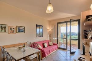 Sidonia apartment for three people in a residence with swimming pool.