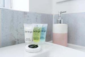 4 Bedroom, 3 Bathroom Home Walking Distance to Manchester City Centre