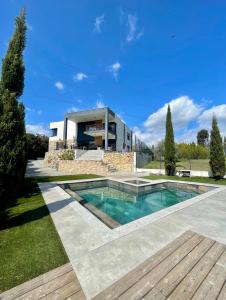 Maisons de vacances VILLA CALIFORNIENNE with Spa, cinema, jacuzzi & pool in Mougins : photos des chambres