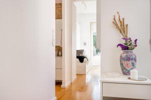 MARKES · Lovely 1-bedroom home w sunny backyard