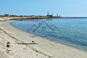 Maisons de vacances LocaLise - Maison de plain pied face a la mer et acces direct a la plage : photos des chambres