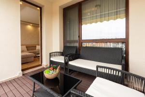 M1 Pool and Beach View Apartment