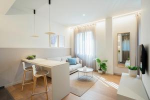 Fisa Rentals Ramblas Apartments