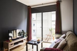 AinB Eixample-Entença Apartments