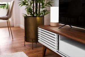 Lovely 2BR w views over the river, parking incl