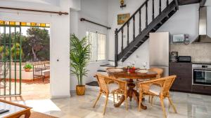 Stunning Calahonda duplex by Costarentals- Ref 190