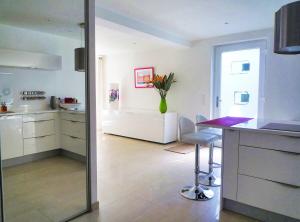 Appartements Beautiful and spacious apartment with a lovely garden : photos des chambres