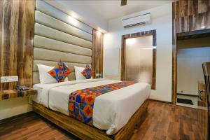 Via Kapashera Residency Near IGI Airport New Delhi