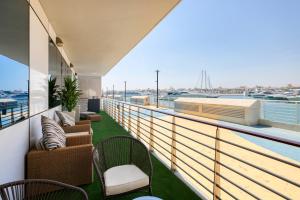 2 Bedroom App with private beach and infinity pool