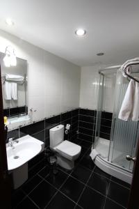 Standard Triple Room room in Basileus Hotel