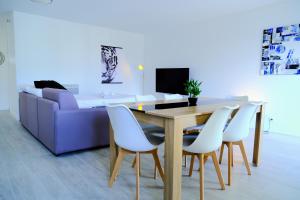 Appartements Double Apparts Spacieux 4 Ch - Entree autonome- 2 parkings & Wifi Gratuit : photos des chambres