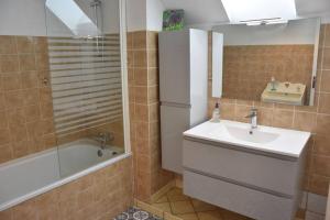 Maisons de vacances Blaz an Holen - Maison avec jardin a Guimaec : photos des chambres