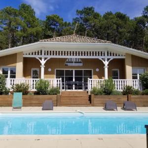 Villas Villa avec piscine dans la pinede a 4min de l'ocean : photos des chambres