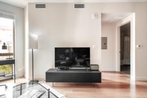 San Mateo 1br w pool gym wd nr Caltrain SFO-1237