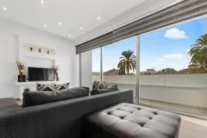 Glabur Stays - The Luxurious 3 BDR - Cozy apt Newly Renovated, Nicosia City - Ayios Dhometios