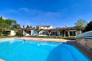 Maisons de vacances Beautiful Villa with garden and private pool : photos des chambres