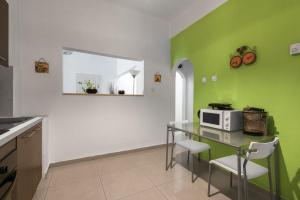 F & B Collection - Flat For 6