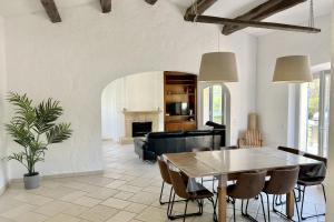 Maisons de vacances Beautiful Villa with garden and private pool : photos des chambres