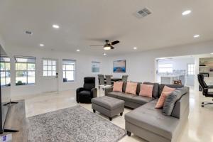 Dog-Friendly Home with Patio and BBQ in Bradenton