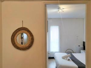 Appartements IDEAL COUPLE ~ Confort Pau Centre ~ Parking Prive : photos des chambres