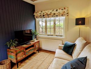 The Pack Horse Exmoor National Park Allerford Riverside Cottage & Apartments