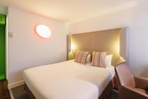 Hotels Campanile Lyon Bron Eurexpo : photos des chambres