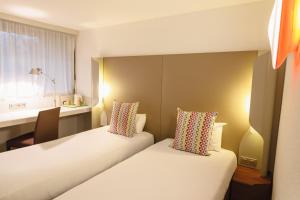 Hotels Campanile Lyon Bron Eurexpo : photos des chambres