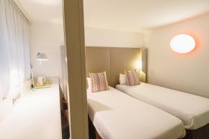 Hotels Campanile Lyon Bron Eurexpo : photos des chambres